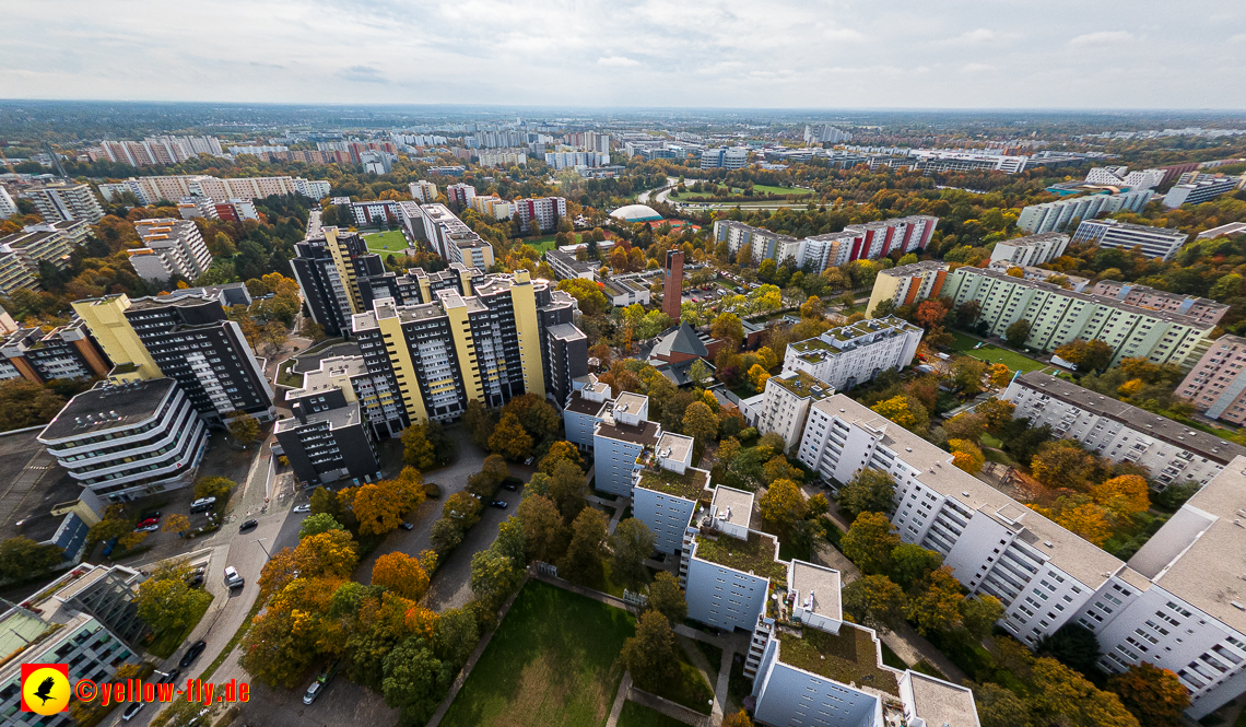 13.10.2022 - Marx-Zenrtum am Karl-Marx-Ring in Neuperlach